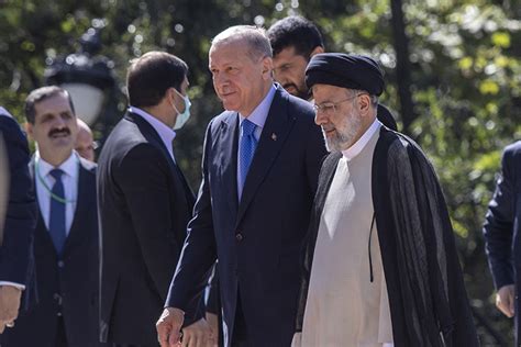 E­r­d­o­ğ­a­n­,­ ­İ­r­a­n­ ­C­u­m­h­u­r­b­a­ş­k­a­n­ı­ ­R­e­i­s­i­ ­i­l­e­ ­g­ö­r­ü­ş­t­ü­